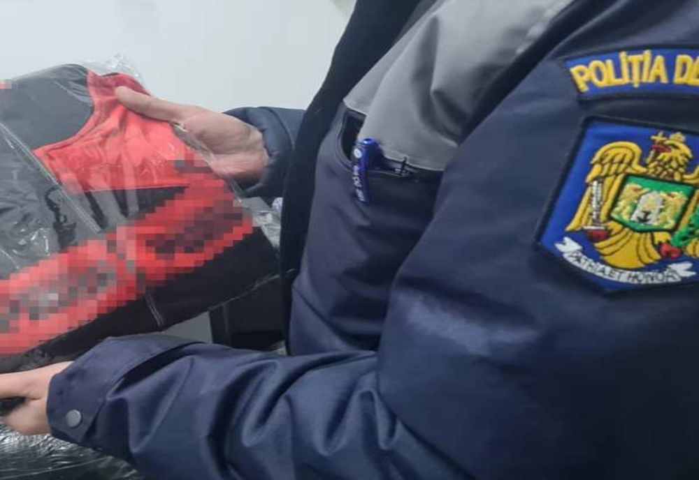 Produse susceptibile a fi contrafăcute, în valoare de peste 972.000 de lei, descoperite la P.T.F. Giurgiu