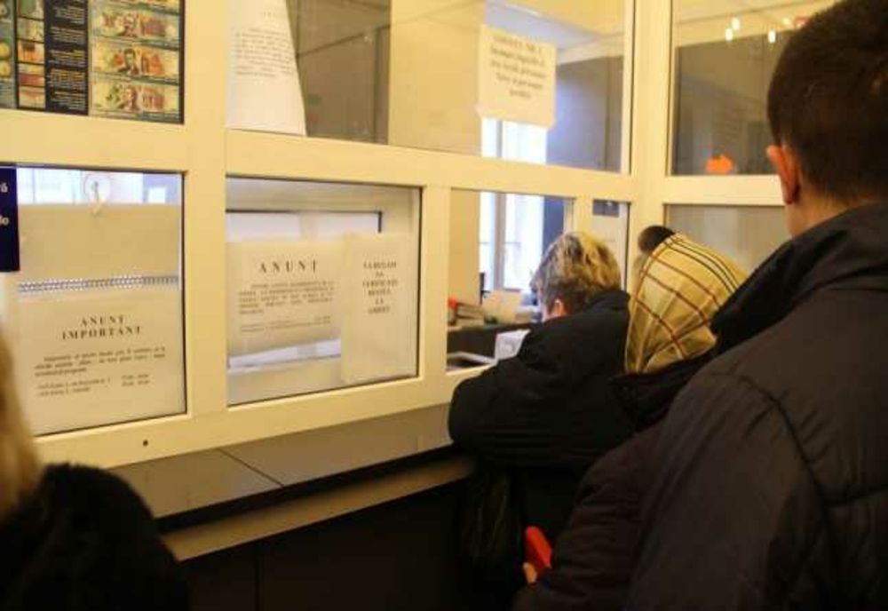 Cozi la taxe și Impozite. Mii de giurgiuveni stau în frig să își achite dările la stat