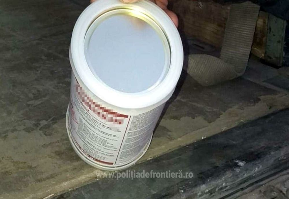 Peste 6,6 tone de substanță toxică, confiscate de polițiștii de frontieră din Giurgiu