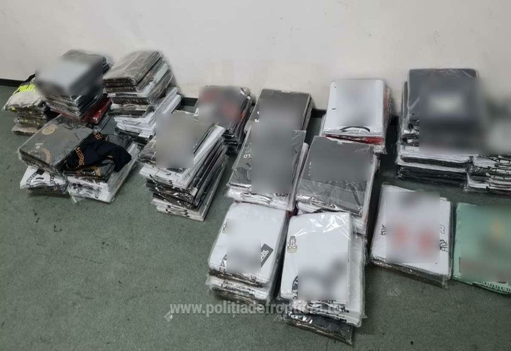 Mii de produse contrafăcute, confiscate în urma unei razii a polițiștilor în Vama Giurgiu
