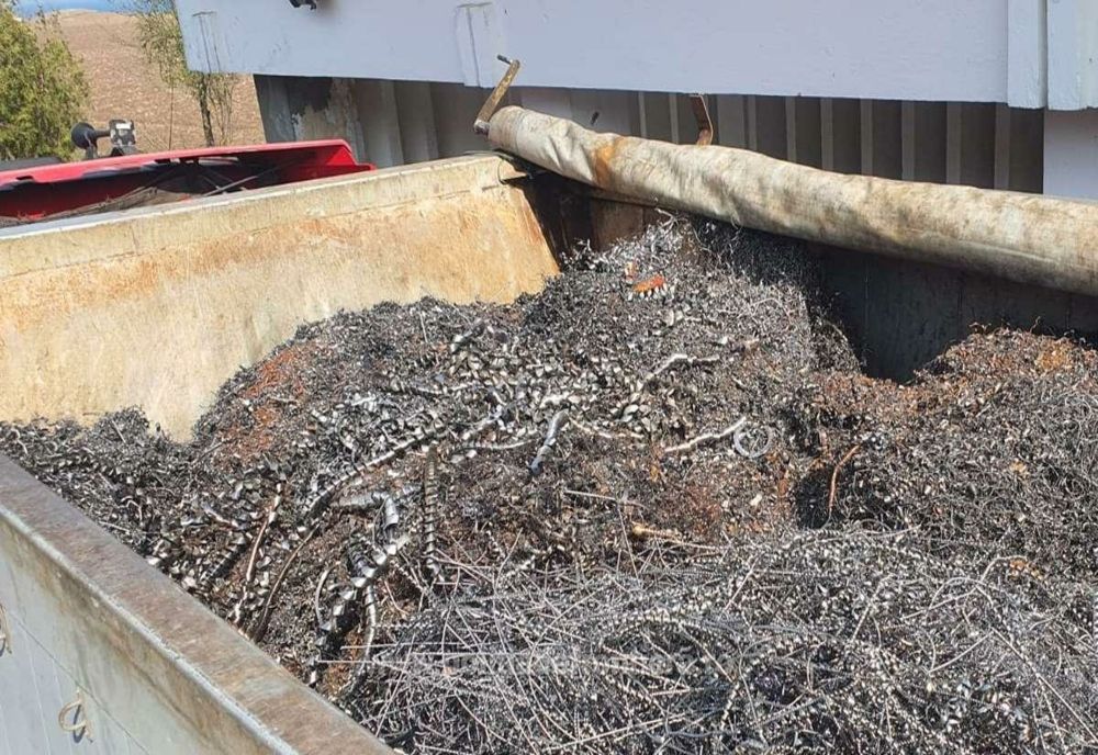 Peste 4 tone de deșeuri metalice, depistate de poliţiştii de frontieră din Giurgiu în două ansambluri rutiere