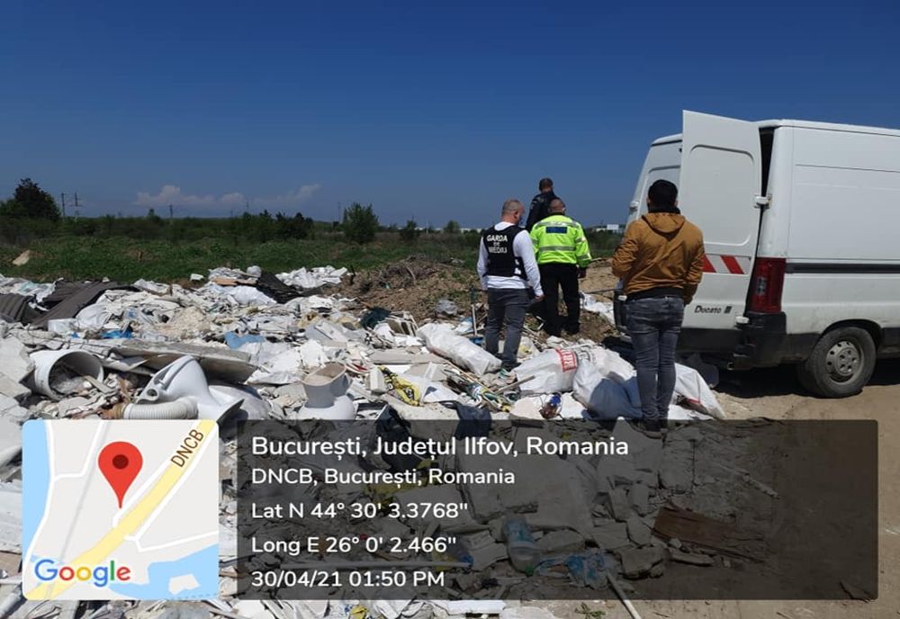 Autoutilitară din Giurgiu plină cu deșeuri, din Giurgiu, confiscată de Garda de Mediu din Ilfov