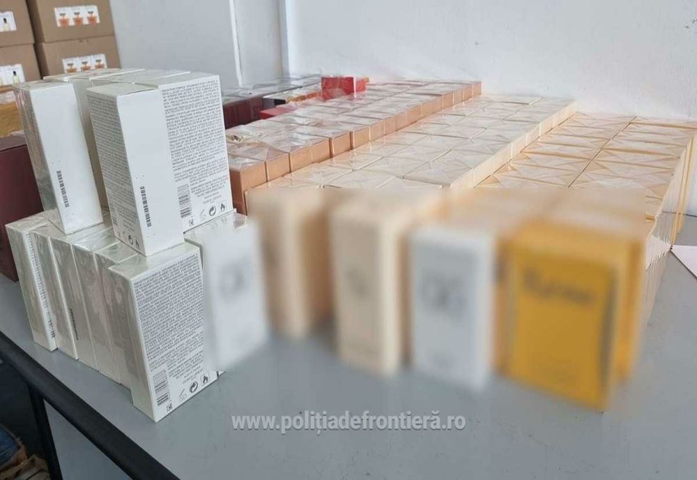 Giurgiu. 1.500 de parfumuri fake, descoperite într-un autocar turcesc