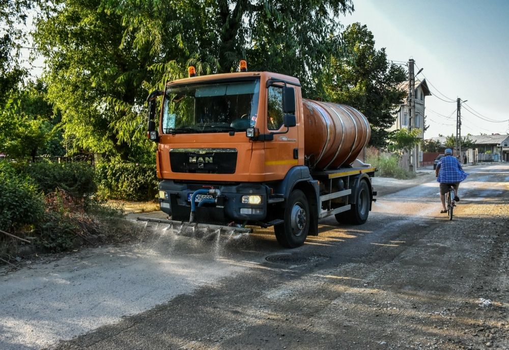 Din cauza caniculei, la Giurgiu a început spălarea carosabilului