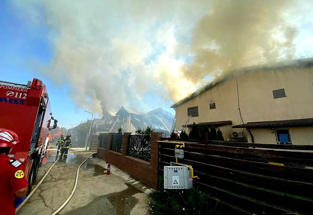 Pompierii de la ISU Giurgiu au intervenit pentru stingerea incendiului de la Domnești