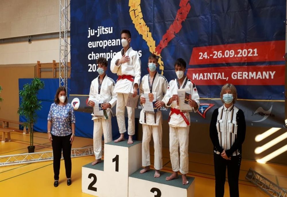 Doi sportivi de la Clubul Aquila, membrii ai lotului național al României, performanțe la Campionatul European de Ju Jitsu