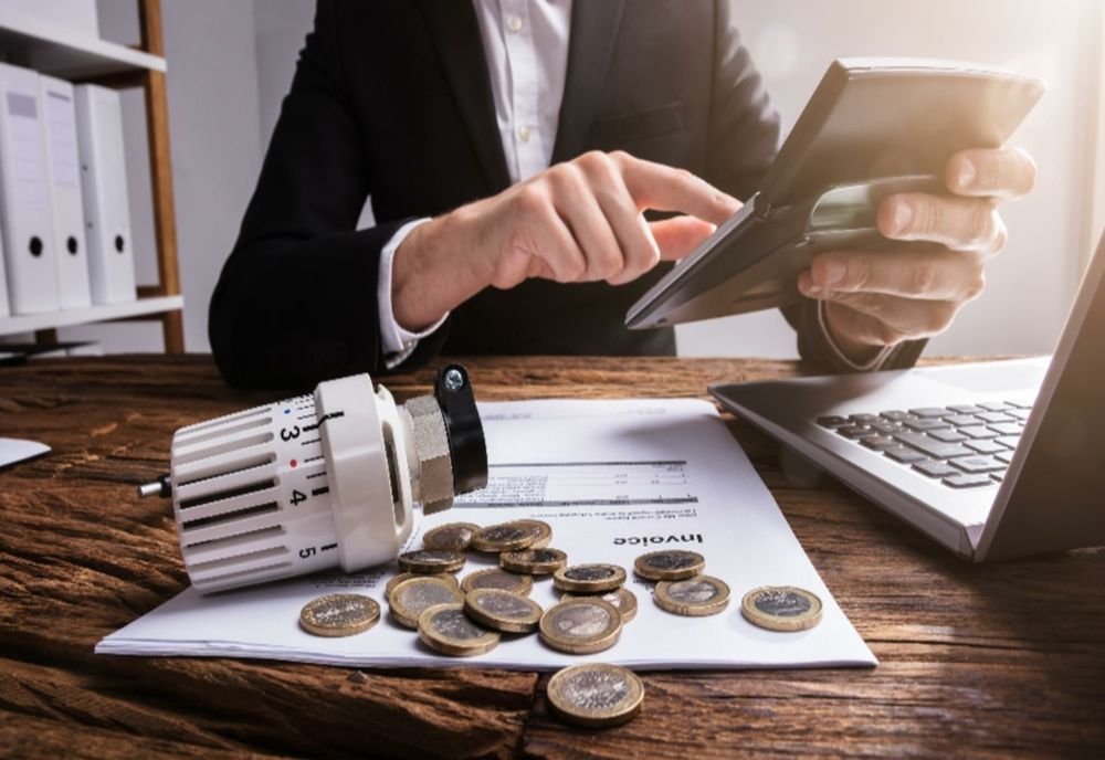 PLAFONAREA, în vigoare! Proiectul de lege privind facturile la gaze și curent ale românilor a fost APROBAT