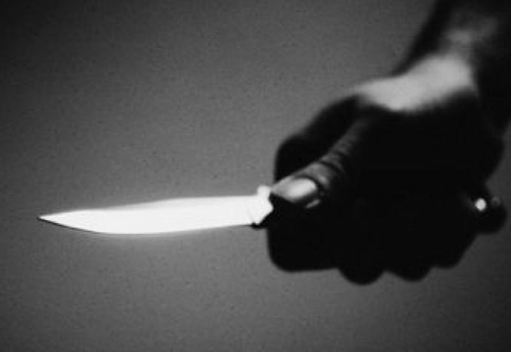 Un bărbat din Mihăilești și-a înjunghiat soția și apoi s-a automutilat