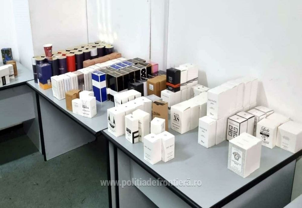 Bunuri contrafăcute, estimate la o valoare de 30.000 lei, descoperite în PTF Giurgiu