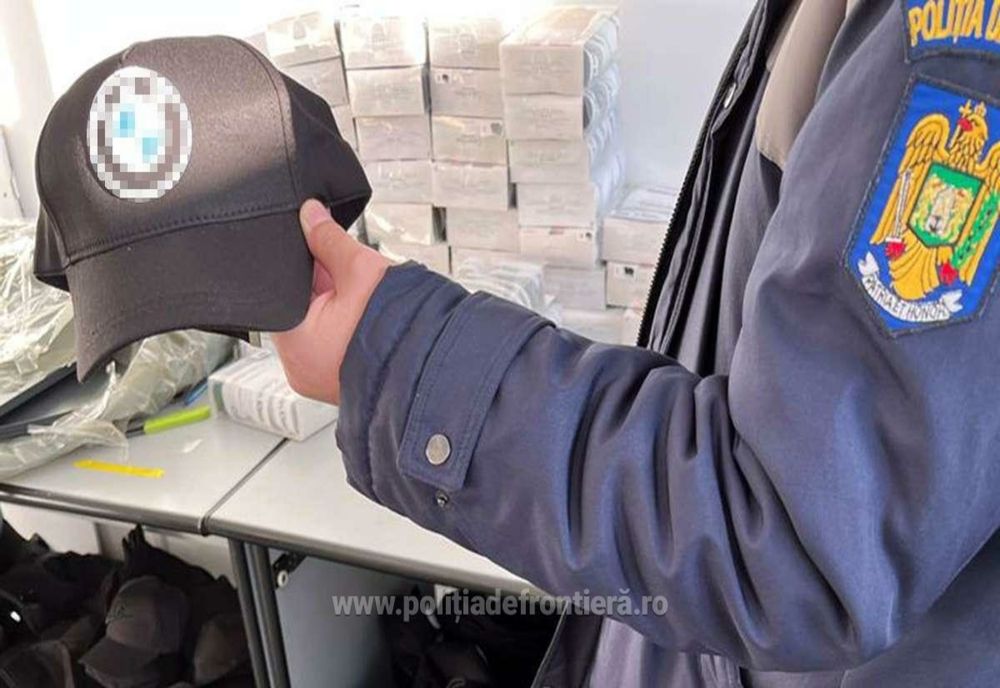 Giurgiu. Bunuri contrafăcute cu o valoare estimativă de 118.000 lei, confiscate din două autocare