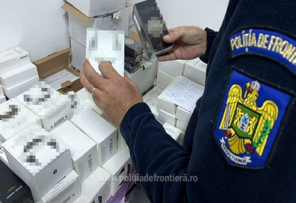 Giurgiu. Bunuri contrafăcute, cu valoare estimativă de 77.000 lei, descoperite printre bagajele unui autocar
