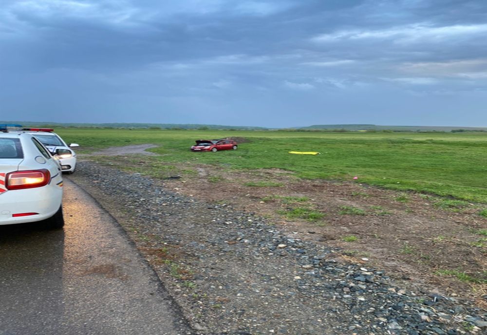 Accident mortal la ieşire din Hulubeşti. Un șofer și-a pierdut viața iar pasagerul a fost rănit