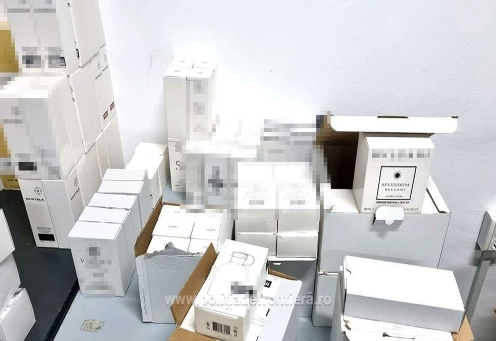 Parfumuri contrafăcute, achiziționate din Turcia, descoperite în PTF Giurgiu 