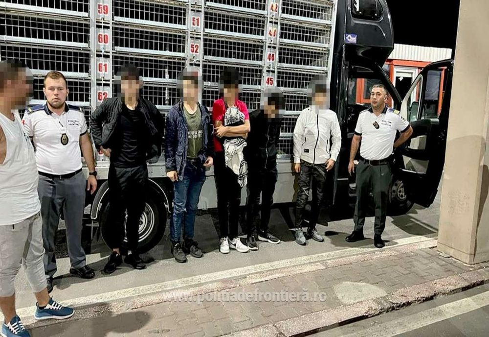 Șoferul unei autoutilitare arestat preventiv pentru trafic de migranți 
