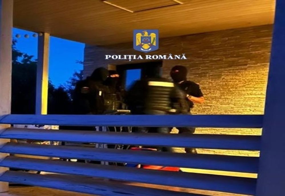 Giurgiu. Percheziţii la persoane bănuite de executarea de activități miniere fără permis sau licență