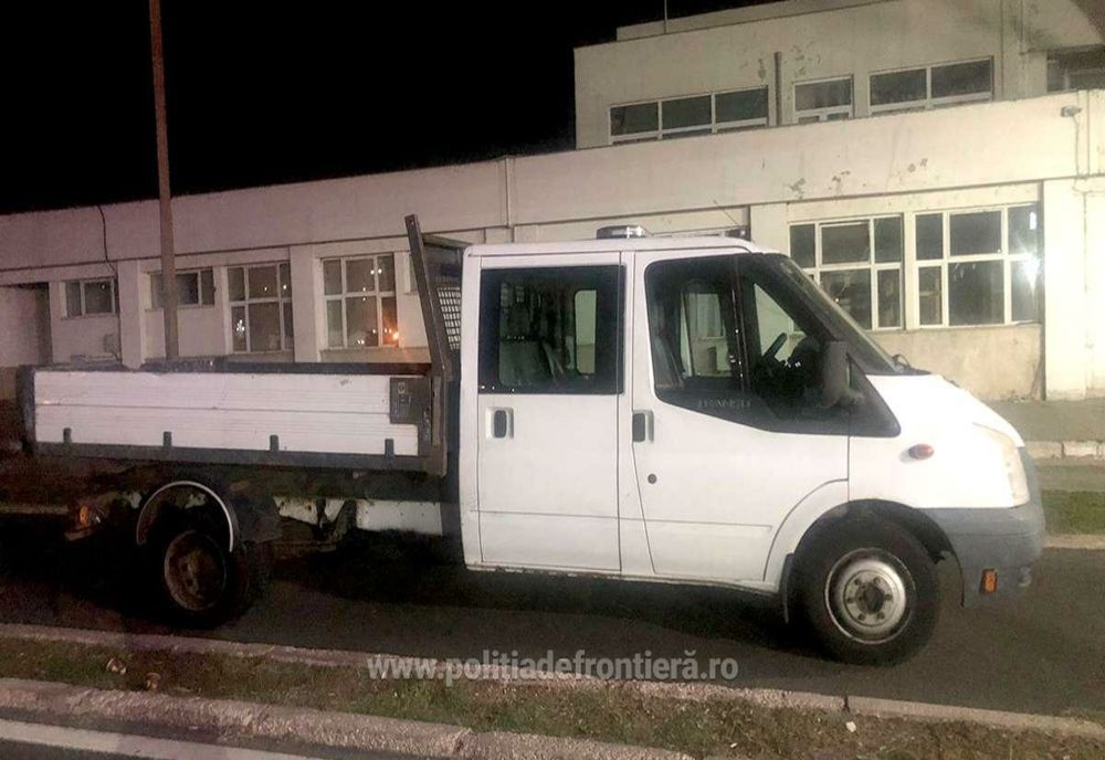 Autoutilitară căutată de autoritățile din Marea Britanie, descoperită în PTF Giurgiu 