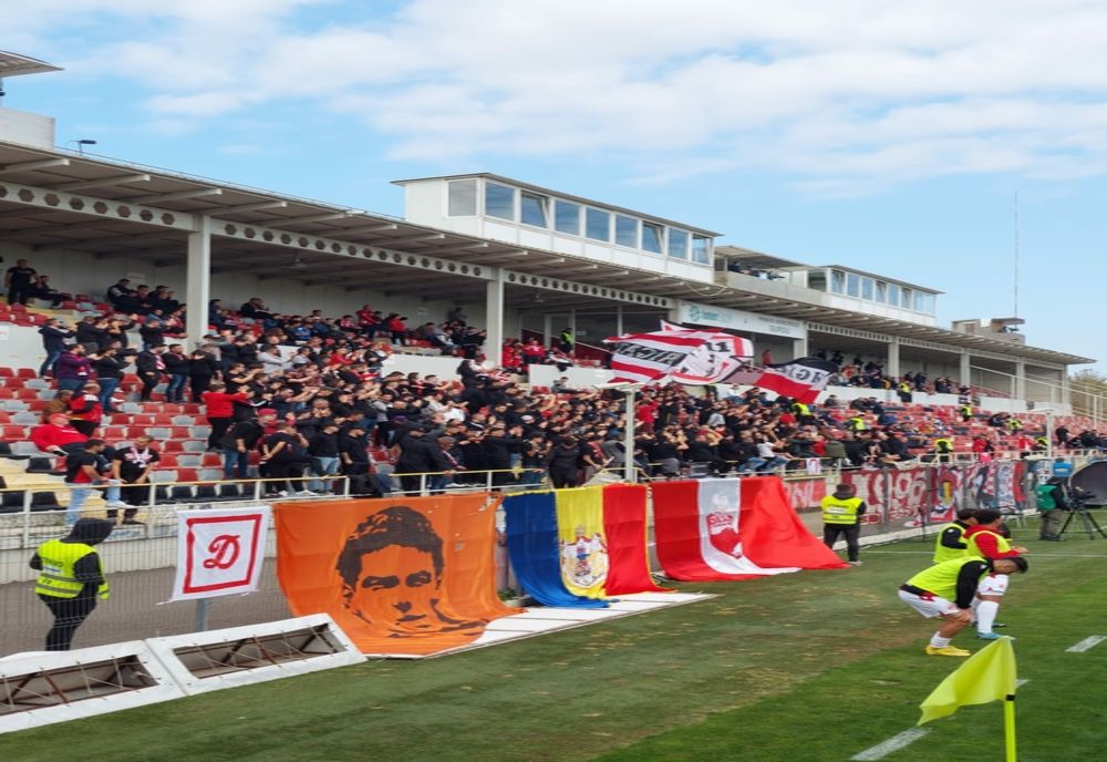 Giurgiu. Jandarmii asigură ordinea publică la meciul de fotbal dintre echipele S.C. Dinamo 1948 București și C.S.M. Slatina