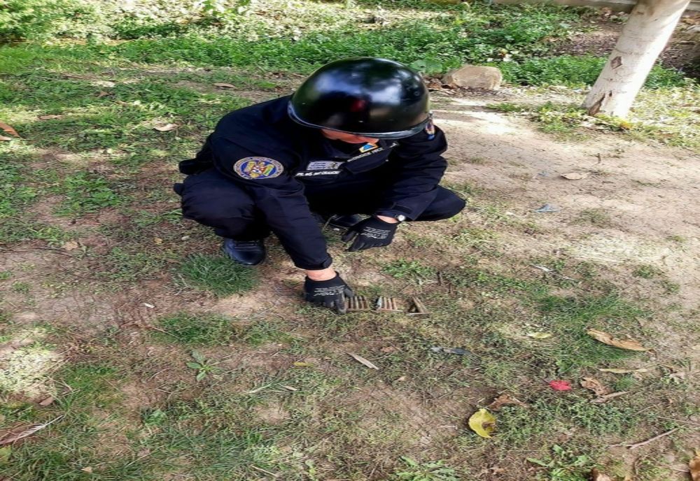 Un bărbat din Frăteşti a găsit în curtea casei sale mai multe cartuşe de infanterie de calibru 7.92 mm