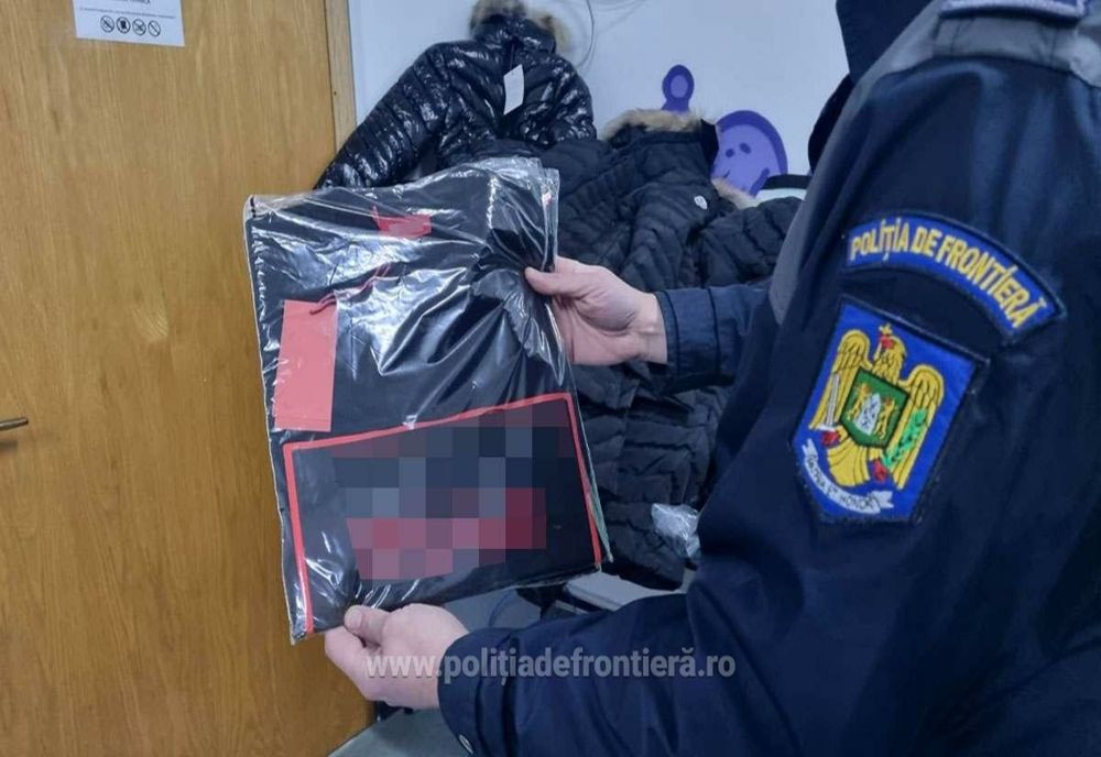 Articole contrafăcute, de peste 140.000 de lei, descoperite în PTF Giurgiu