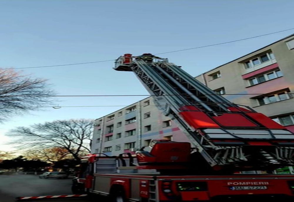 Giurgiu. Bătrână de 82 de ani, cu probleme de sănătate, salvată de pompieri