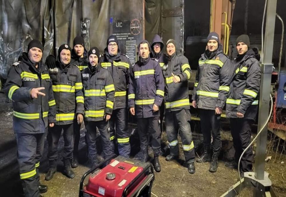  90 de pompieri giurgiuveni au participat, în ultimele zile, la operațiunile de descărcare a autocamioanelor cu ajutoare și de încărcare a tuturor materialelor în trenuri