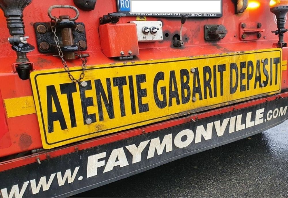 PATRU TRANSPORTURI AGABARITICE - DUMINICĂ, ÎN SUDUL ŢĂRII