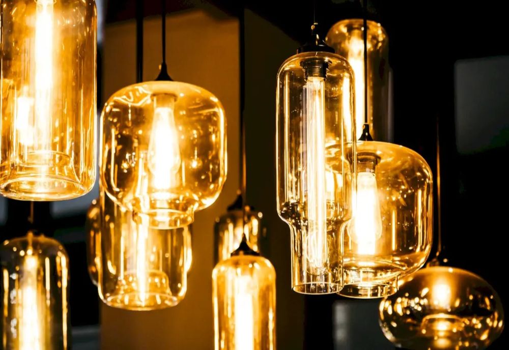 E-Distribuție Muntenia anunță întreruperi de curent în Giurgiu și Ilfov. Lista pentru perioada 2-5 mai