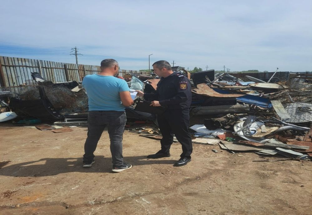 Pirotehnicienii de la ISU Giurgiu, campanie informativă la centrele de colectare a materialelor feroase 