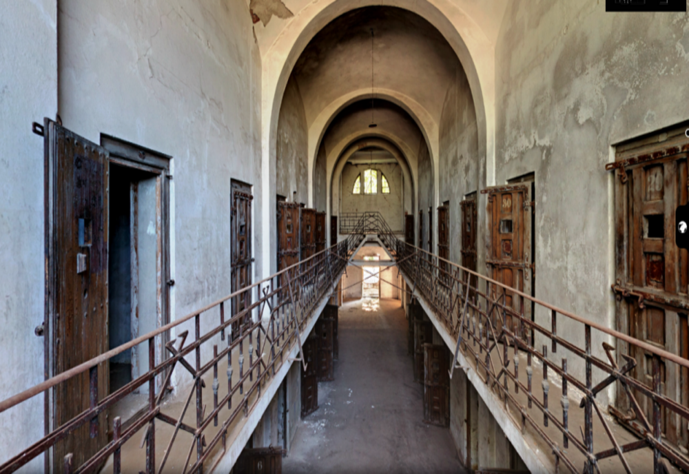 Român condamnat la 25 de ani de închisoare pentru trafic de droguri, adus în țară din Chile