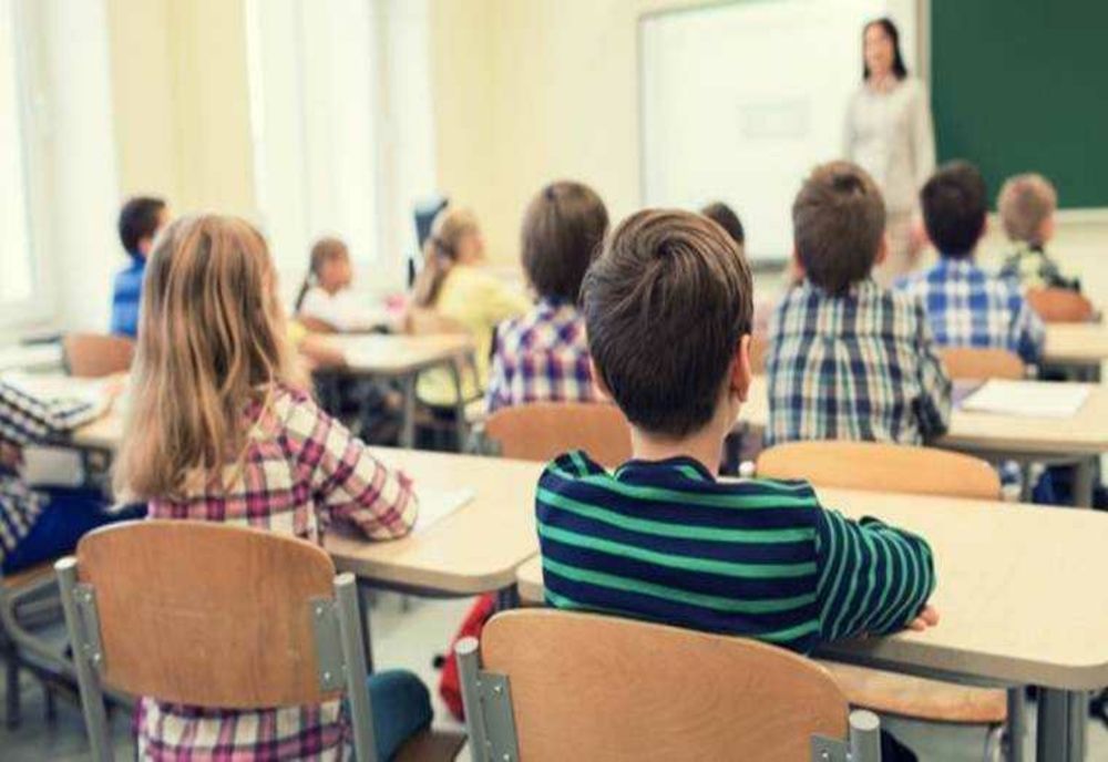 Elevii și preșcolarii revin joi, 8 ianuarie, la cursuri