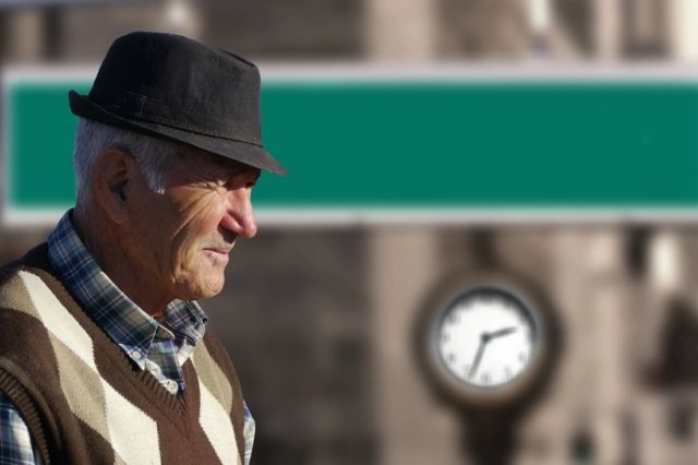 Vești proaste pentru pensionari. Scade numărul salariaților care susțin sistemul de pensii din România