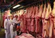 Retailerii profită de pesta porcină și măresc importurile de carne