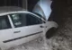 Autoturism răsturnat, ocupanții s-au autoevacuat