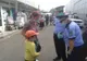 Polițiștii giurgiuveni au distribuit măști de protecție în zonele aglomerate