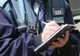 Bărbat din Ogrezeni cercetat după ce a condus sub influența băuturilor alcoolice, fără permis de conducere şi cu vehiculul neînmatriculat 